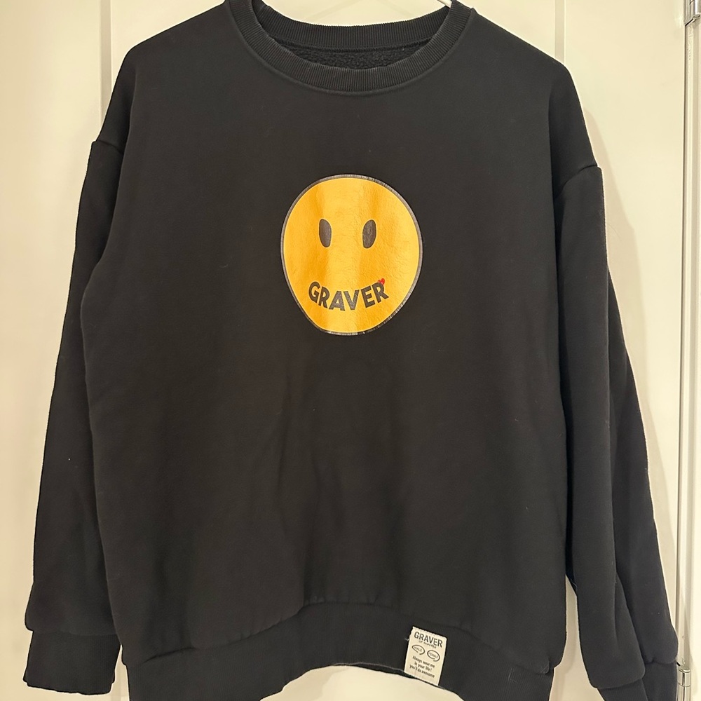 Graver Black Smiley Sweatshirt